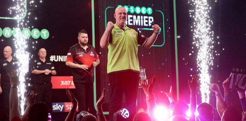 Michael Smith Sends Peter Wright Packing In The Darts Premier League